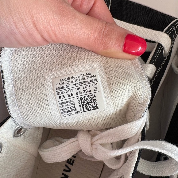 BNWT Converse Chuck Taylor All Star Lugged 2.0 – Unisex Size 8.5 Women / 6.5 Men - Picture 9 of 13